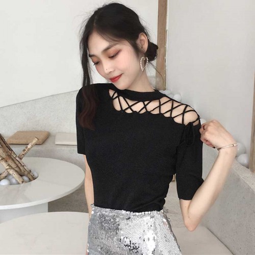 Blacl Hollow Straps Top (FREE SIZE)